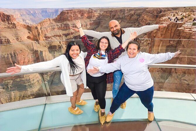 Small Group Grand Canyon, Hoover Dam, 7 Magic Mountains VIP Tour - Welcome to Fabulous Las Vegas Sign: the quick win at low crowds